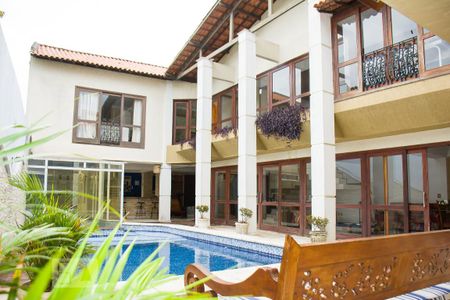 Casa à venda com 480m², 4 quartos e 3 vagasPiscina