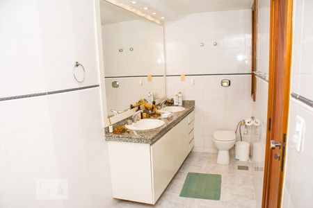 Casa à venda com 480m², 4 quartos e 3 vagas suite 1