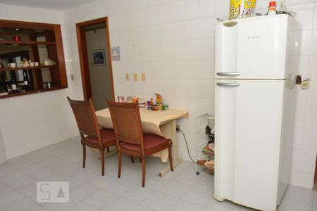 Casa à venda com 480m², 4 quartos e 3 vagasCozinha