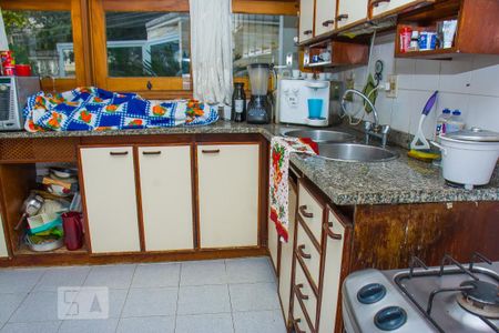 Casa à venda com 480m², 4 quartos e 3 vagasCozinha