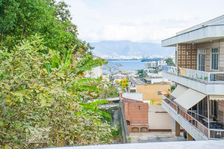 Casa à venda com 480m², 4 quartos e 3 vagasSacada com varanda da suite 3
