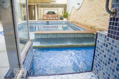 Casa à venda com 480m², 4 quartos e 3 vagasSauna