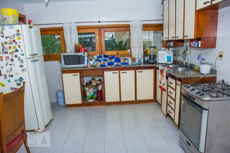 Casa à venda com 480m², 4 quartos e 3 vagasCozinha - Armários