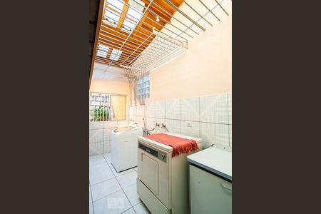 Casa à venda com 254m², 3 quartos e 3 vagasLavanderia