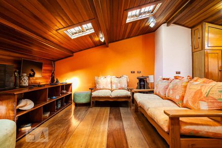 Casa à venda com 254m², 3 quartos e 3 vagasSala