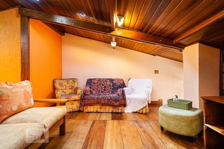 Casa à venda com 254m², 3 quartos e 3 vagasSala