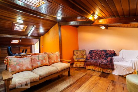 Casa à venda com 254m², 3 quartos e 3 vagasSala