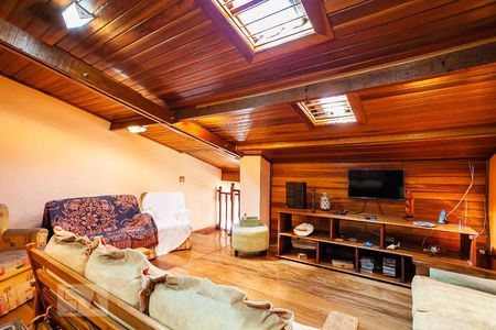 Casa à venda com 254m², 3 quartos e 3 vagasSala