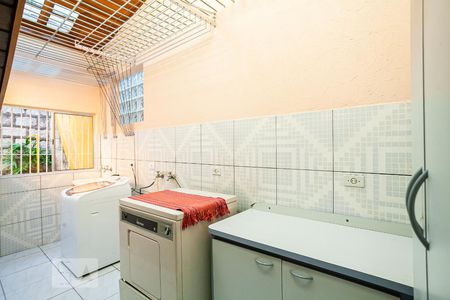 Casa à venda com 254m², 3 quartos e 3 vagasLavanderia