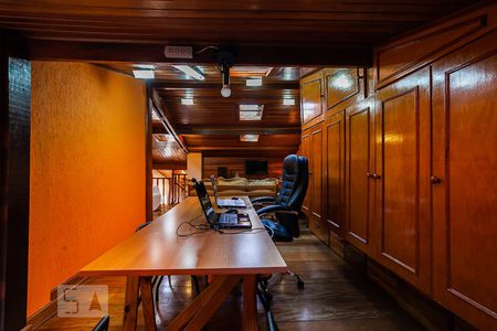 Casa à venda com 254m², 3 quartos e 3 vagasEscritório 2