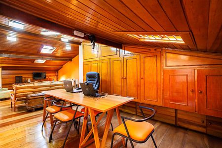 Casa à venda com 254m², 3 quartos e 3 vagasEscritório 2