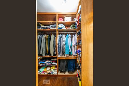 Casa à venda com 254m², 3 quartos e 3 vagasCloset da Suíte Master