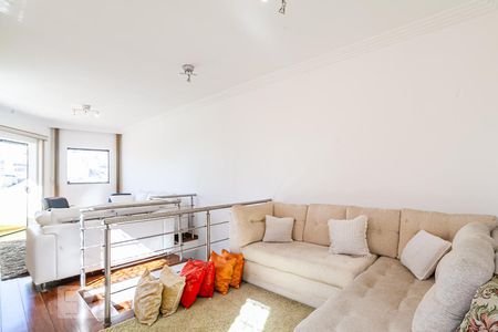 Casa à venda com 254m², 3 quartos e 3 vagasSala com Lareira