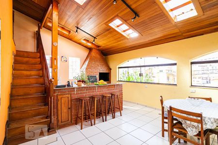Casa à venda com 254m², 3 quartos e 3 vagasChurrasqueira