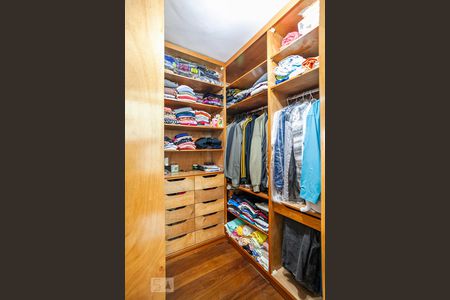 Casa à venda com 254m², 3 quartos e 3 vagasCloset da Suíte Master