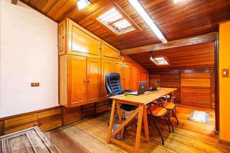 Casa à venda com 254m², 3 quartos e 3 vagasEscritório 2