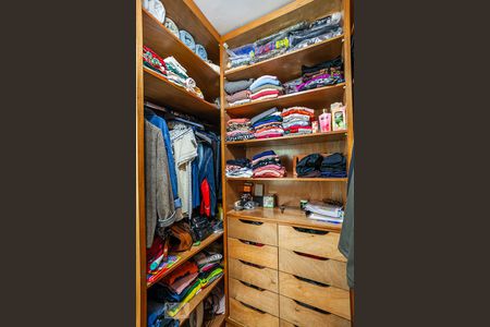 Casa à venda com 254m², 3 quartos e 3 vagasCloset da Suíte Master