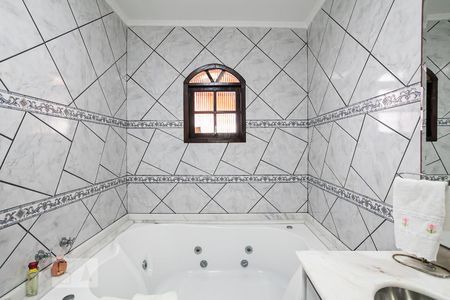 Casa à venda com 254m², 3 quartos e 3 vagasBanheiro da Suíte Master