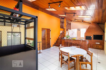 Casa à venda com 254m², 3 quartos e 3 vagasChurrasqueira