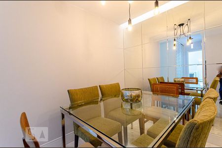 Apartamento à venda com 50m², 1 quarto e 1 vaga Apartamento à venda com 50m², 1 quarto e 1 vagaSala de Jantar