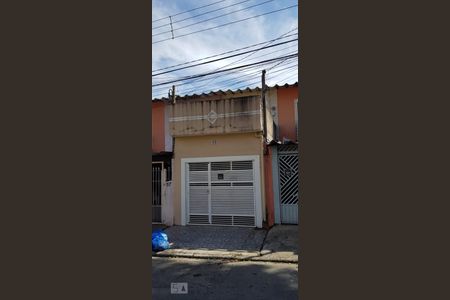 Casa à venda com 85m², 2 quartos e 1 vaga Casa à venda com 85m², 2 quartos e 1 vagaFachada