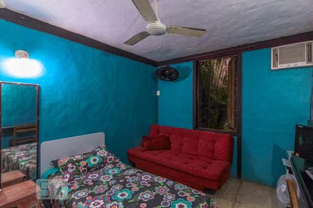 Casa de condomínio à venda com 250m², 4 quartos e 3 vagas Casa de condomínio à venda com 250m², 4 quartos e 3 vagasQuarto 2