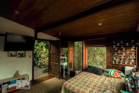 Casa de condomínio à venda com 250m², 4 quartos e 3 vagas Casa de condomínio à venda com 250m², 4 quartos e 3 vagasSuite 1