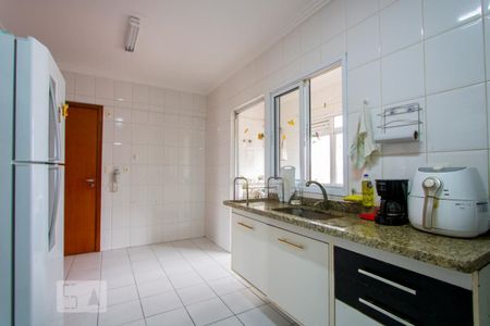 Apartamento à venda com 102m², 3 quartos e 2 vagasCozinha