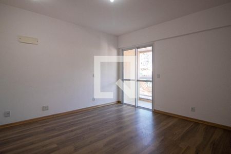Apartamento à venda com 355m², 4 quartos e 2 vagas Apartamento à venda com 355m², 4 quartos e 2 vagasSuíte 3