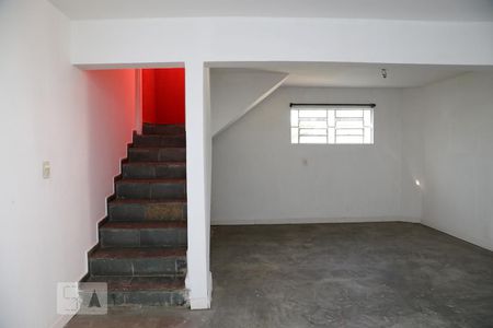 Casa à venda com 210m², 3 quartos e 2 vagasPorão