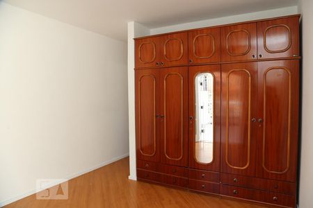 Casa à venda com 210m², 3 quartos e 2 vagasQuarto 3 - Suíte