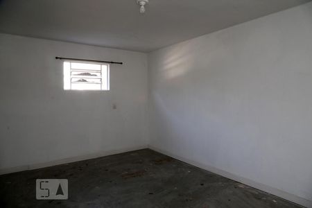 Casa à venda com 210m², 3 quartos e 2 vagasPorão