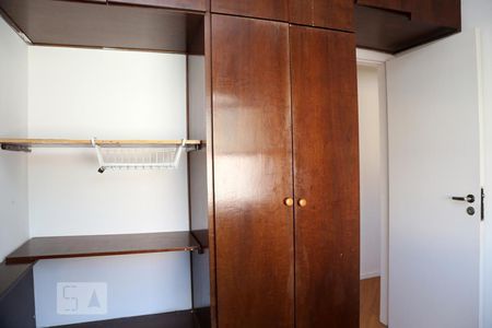 Casa à venda com 210m², 3 quartos e 2 vagasQuarto 2