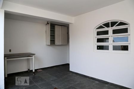 Casa à venda com 210m², 3 quartos e 2 vagasÁrea de Serviço