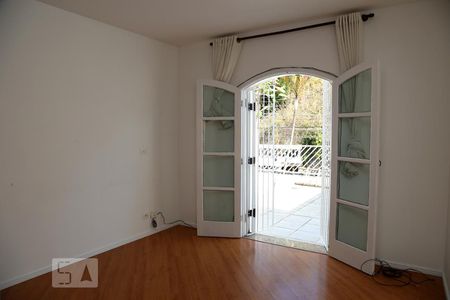 Casa à venda com 210m², 3 quartos e 2 vagasQuarto 3 - Suíte