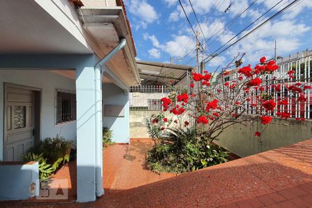 Casa à venda com 216m², 2 quartos e 1 vagaGaragem/entrada