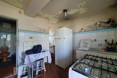 Casa à venda com 216m², 2 quartos e 1 vagaCozinha (piso inferior)