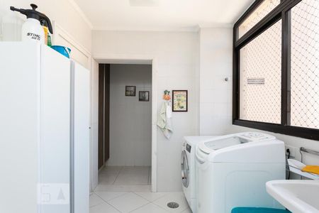 Apartamento para alugar com 240m², 4 quartos e 3 vagas Apartamento para alugar com 240m², 4 quartos e 3 vagasÁrea de Serviço