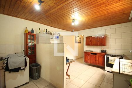 Casa à venda com 511m², 3 quartos e 7 vagasCozinha Casa Fundos