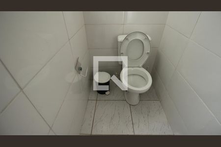 Casa à venda com 511m², 3 quartos e 7 vagasBanheiro Casa Fundos