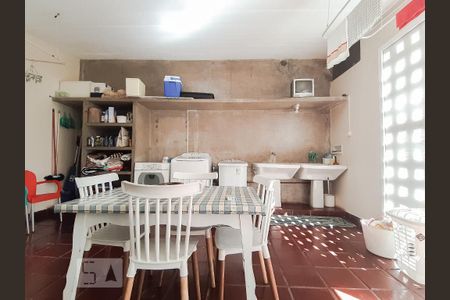 Casa à venda com 630m², 3 quartos e 4 vagas Casa à venda com 630m², 3 quartos e 4 vagasÁrea de Serviço