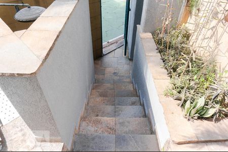 Casa à venda com 630m², 3 quartos e 4 vagas Casa à venda com 630m², 3 quartos e 4 vagasEscadas