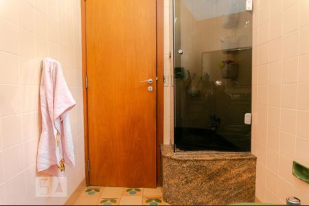 Casa à venda com 630m², 3 quartos e 4 vagas Casa à venda com 630m², 3 quartos e 4 vagasBanheiro Social