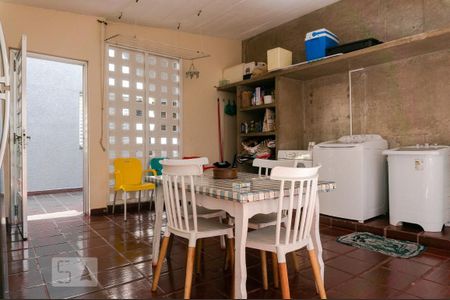 Casa à venda com 630m², 3 quartos e 4 vagas Casa à venda com 630m², 3 quartos e 4 vagasÁrea de Serviço