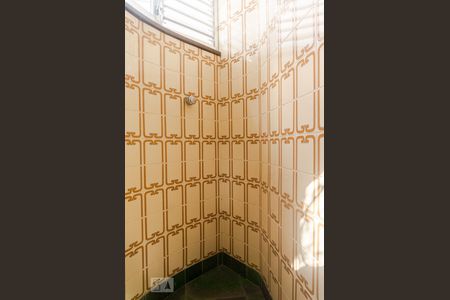 Casa à venda com 630m², 3 quartos e 4 vagas Casa à venda com 630m², 3 quartos e 4 vagasLavabo 2