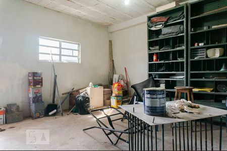 Casa à venda com 630m², 3 quartos e 4 vagas Casa à venda com 630m², 3 quartos e 4 vagasDeposito