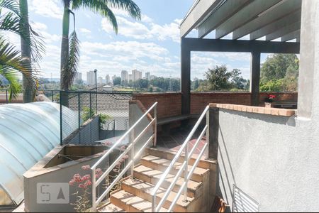 Casa à venda com 630m², 3 quartos e 4 vagas Casa à venda com 630m², 3 quartos e 4 vagasEscadas