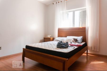 Casa à venda com 630m², 3 quartos e 4 vagas Casa à venda com 630m², 3 quartos e 4 vagasQuarto 1