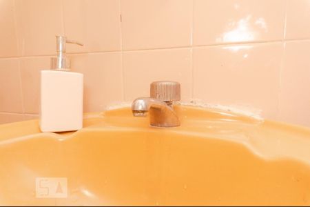 Casa à venda com 630m², 3 quartos e 4 vagas Casa à venda com 630m², 3 quartos e 4 vagasBanheiro de Serviço