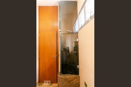 Casa à venda com 630m², 3 quartos e 4 vagas Casa à venda com 630m², 3 quartos e 4 vagasBanheiro Social